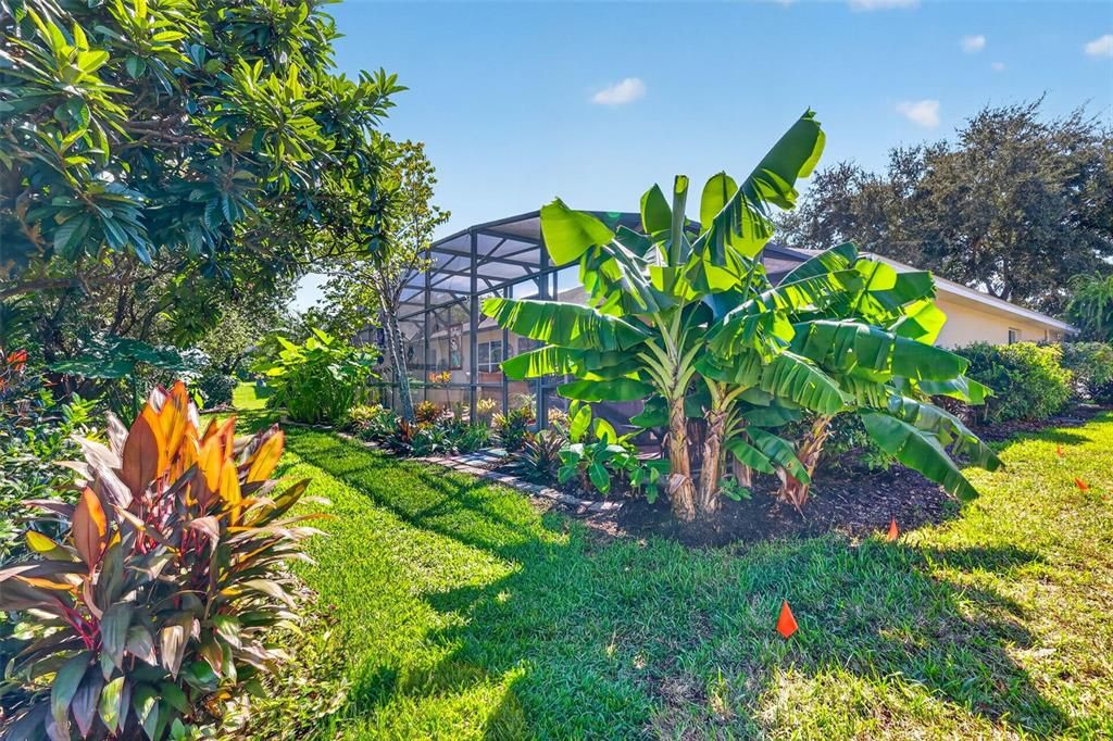 For Sale: $400,000 (4 beds, 2 baths, 2093 Square Feet)