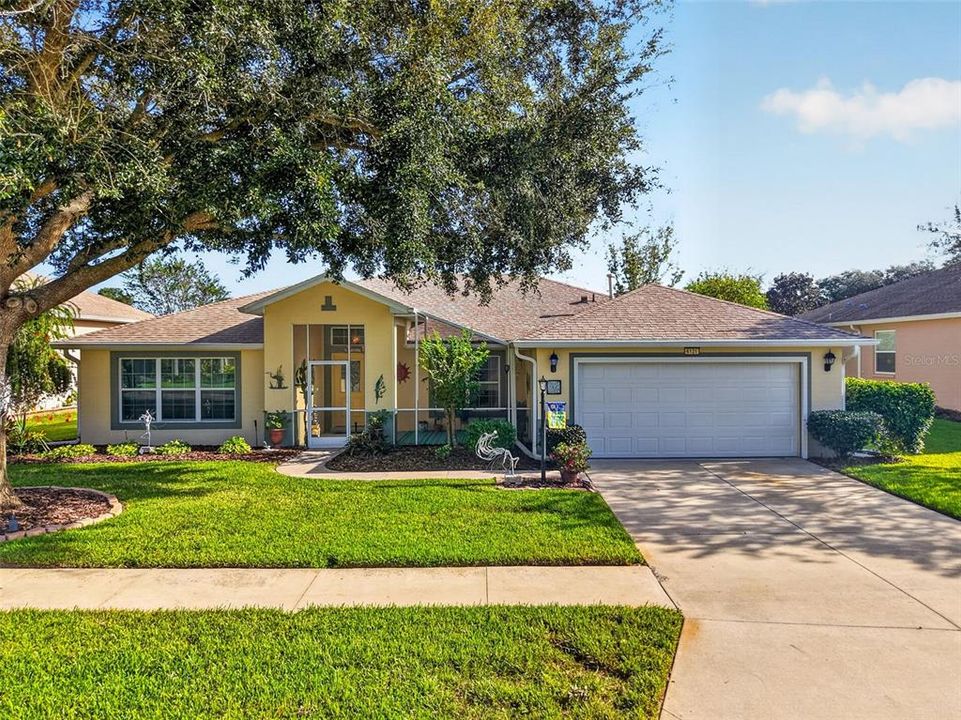 For Sale: $400,000 (4 beds, 2 baths, 2093 Square Feet)