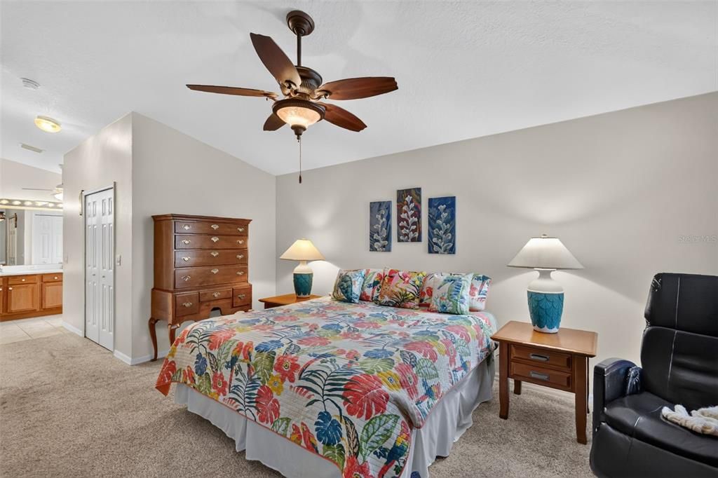 For Sale: $400,000 (4 beds, 2 baths, 2093 Square Feet)