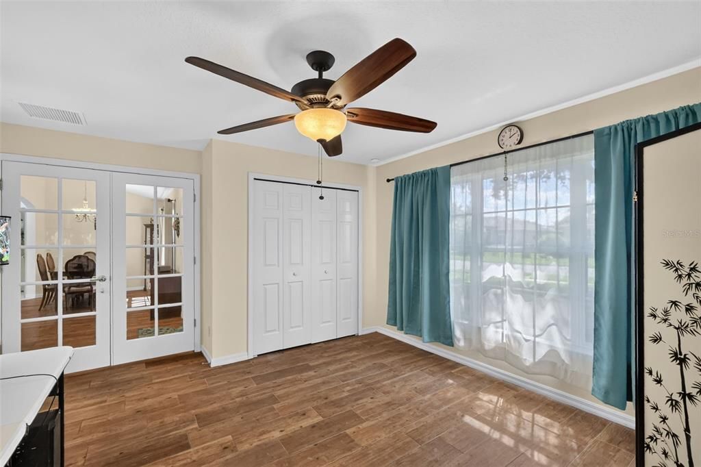For Sale: $400,000 (4 beds, 2 baths, 2093 Square Feet)
