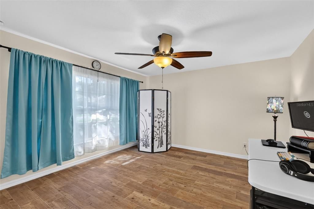 For Sale: $400,000 (4 beds, 2 baths, 2093 Square Feet)