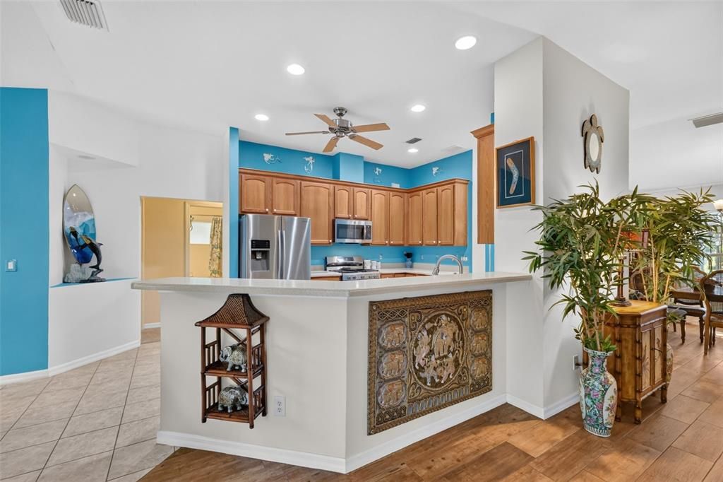 For Sale: $400,000 (4 beds, 2 baths, 2093 Square Feet)