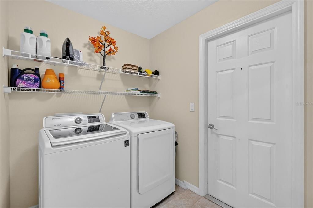 For Sale: $400,000 (4 beds, 2 baths, 2093 Square Feet)