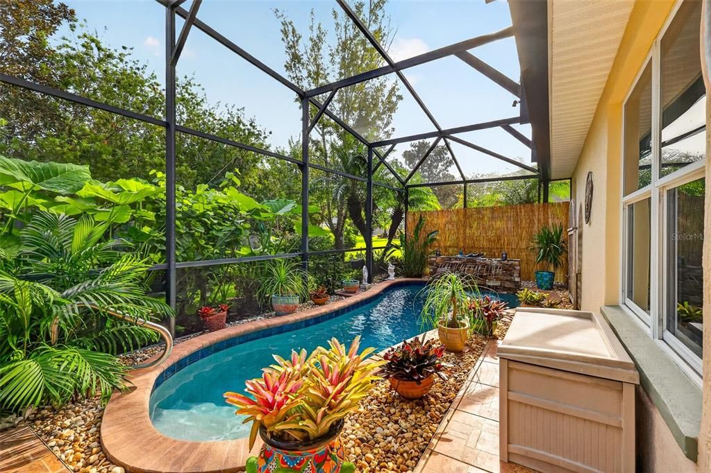 For Sale: $400,000 (4 beds, 2 baths, 2093 Square Feet)