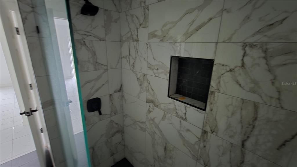 En Venta: $399,000 (3 camas, 2 baños, 1324 Pies cuadrados)