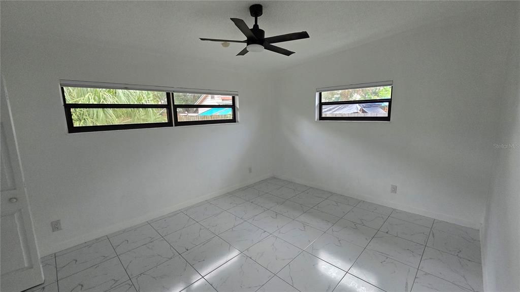 En Venta: $399,000 (3 camas, 2 baños, 1324 Pies cuadrados)