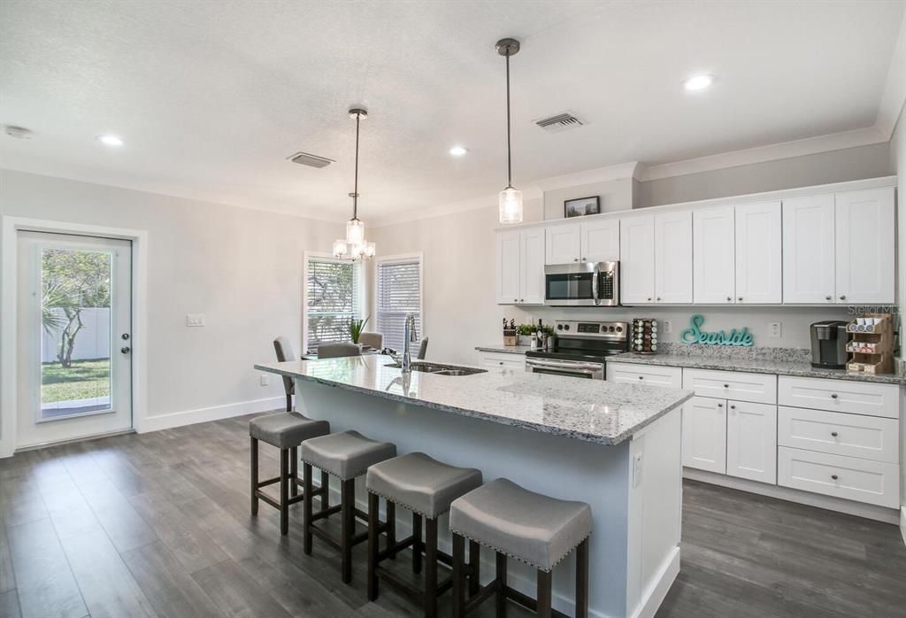For Sale: $439,000 (3 beds, 2 baths, 1563 Square Feet)