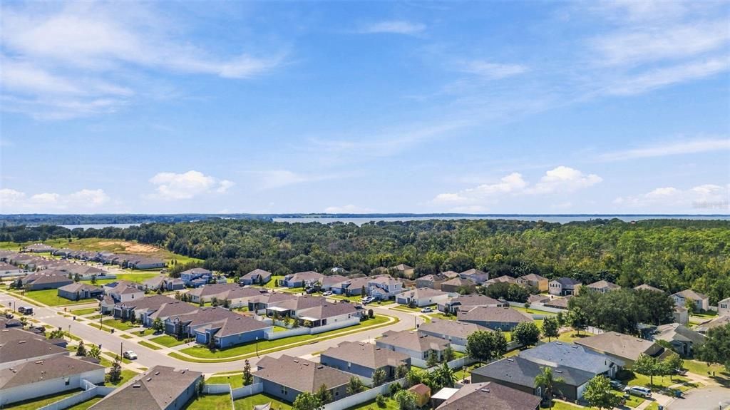 На продажу: $345,000 (4 спален, 2 ванн, 1776 Квадратных фут)