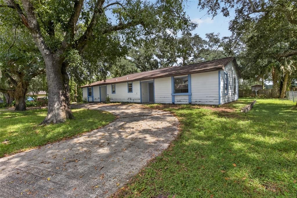 For Sale: $149,999 (4 beds, 2 baths, 1727 Square Feet)