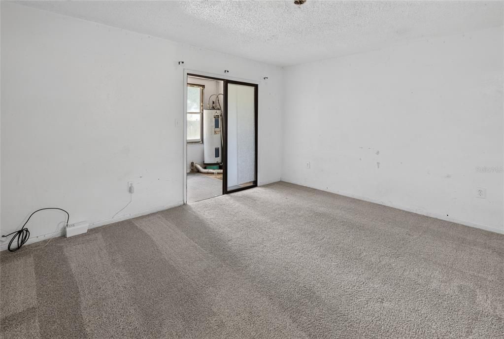 For Sale: $149,999 (4 beds, 2 baths, 1727 Square Feet)