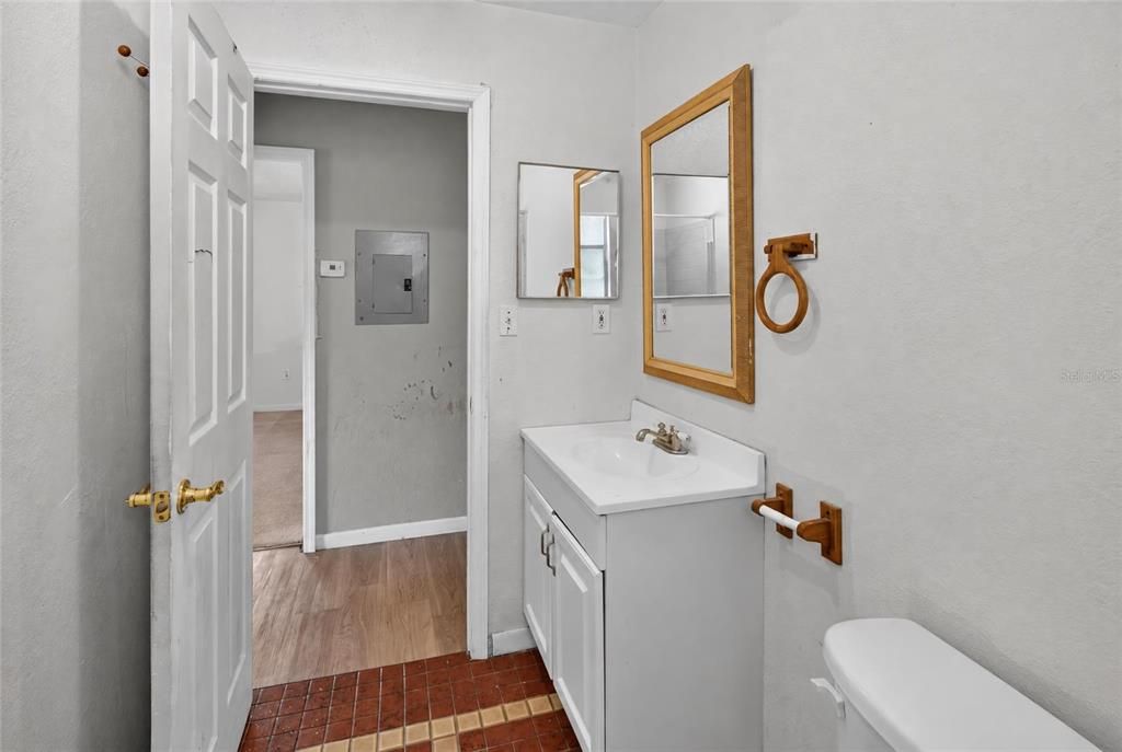 For Sale: $149,999 (4 beds, 2 baths, 1727 Square Feet)