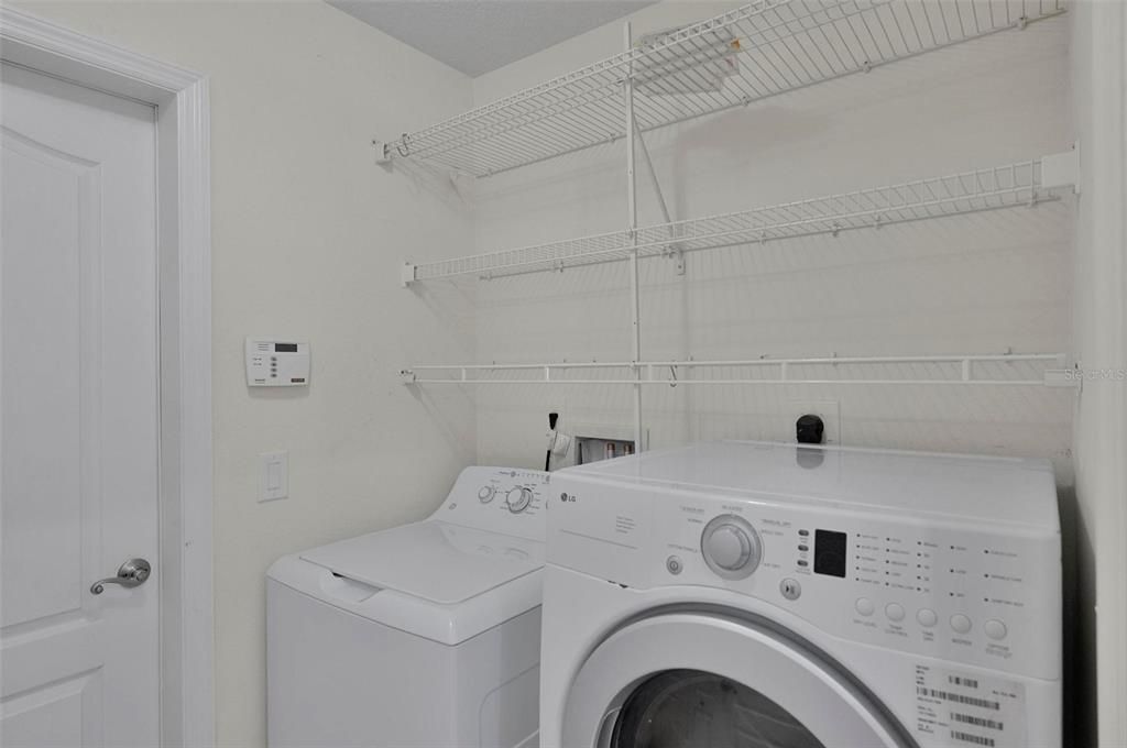 На продажу: $399,900 (3 спален, 2 ванн, 2065 Квадратных фут)