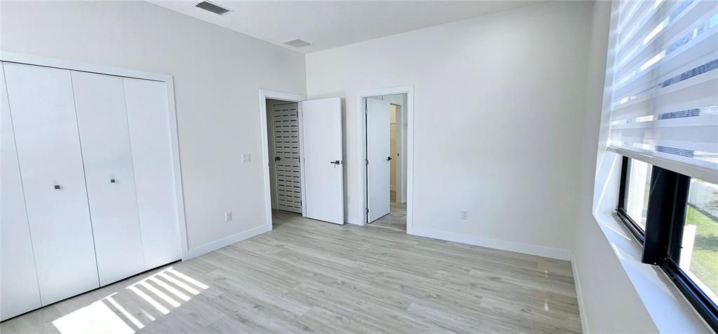 For Rent: $2,900 (3 beds, 2 baths, 1596 Square Feet)