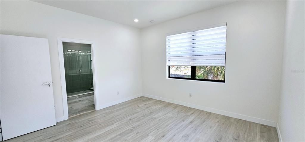 For Rent: $2,900 (3 beds, 2 baths, 1596 Square Feet)