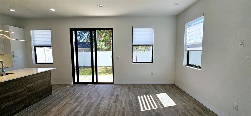 For Rent: $2,900 (3 beds, 2 baths, 1596 Square Feet)
