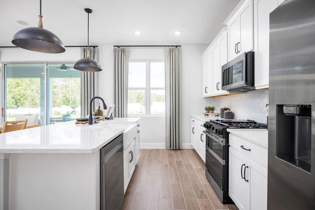 En Venta: $534,990 (4 camas, 3 baños, 2557 Pies cuadrados)