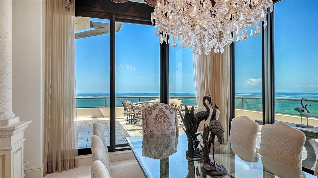 En Venta: $12,995,000 (4 camas, 3 baños, 4912 Pies cuadrados)