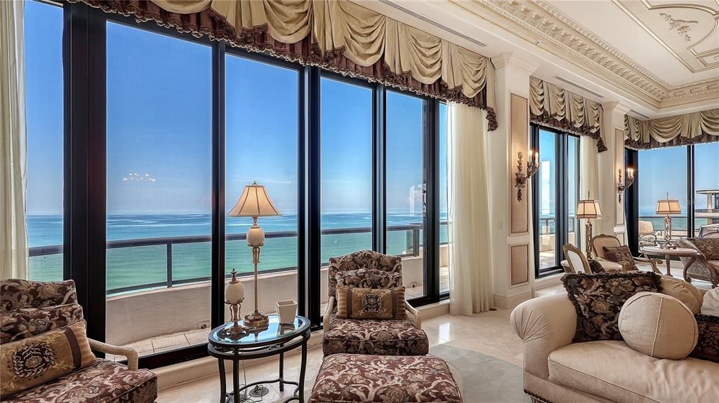 En Venta: $12,995,000 (4 camas, 3 baños, 4912 Pies cuadrados)