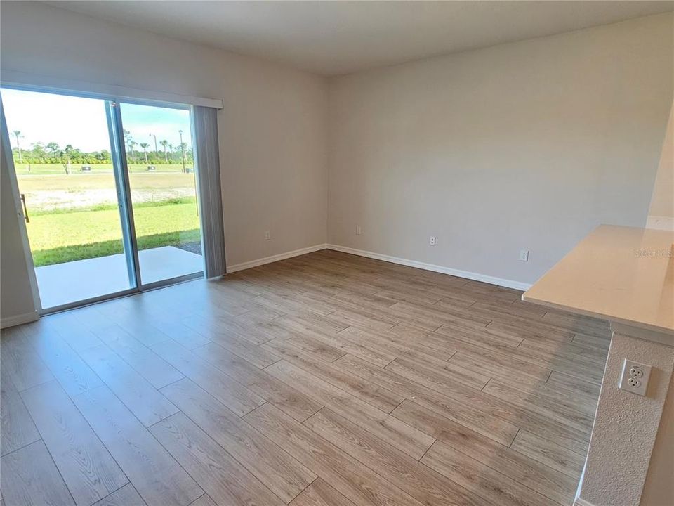 В аренду: $2,400 (3 спален, 2 ванн, 1464 Квадратных фут)