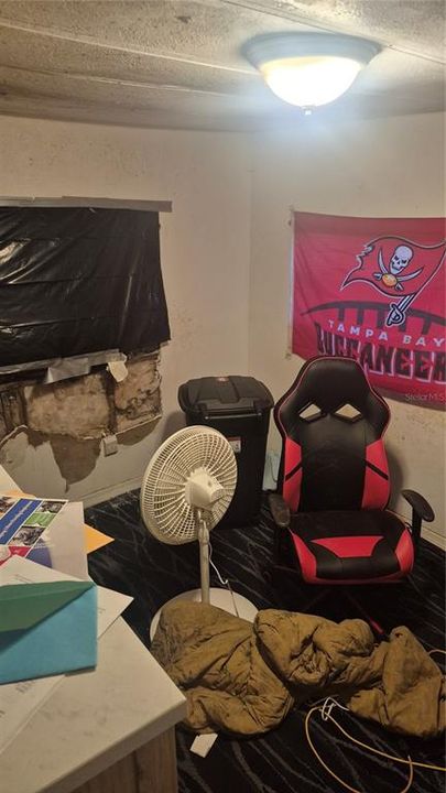 待售: $89,900 (3 贝兹, 1 浴室, 672 平方英尺)