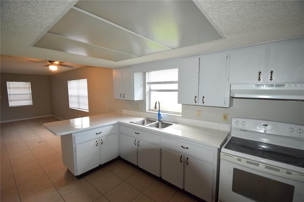 For Sale: $339,500 (4 beds, 0 baths, 1938 Square Feet)