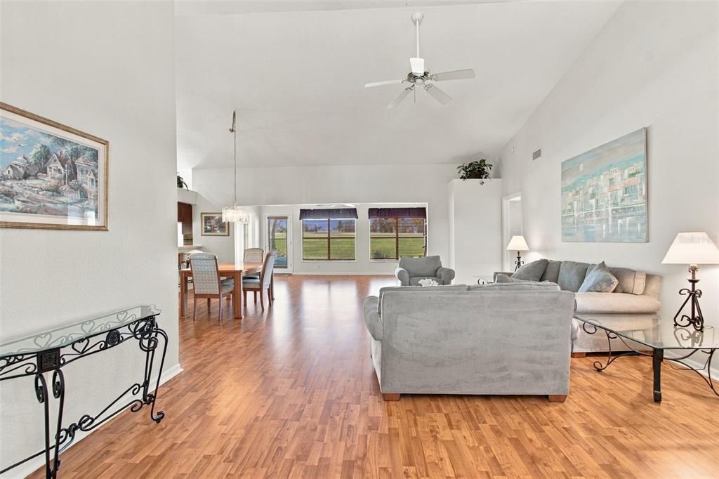 En Venta: $252,000 (2 camas, 2 baños, 1868 Pies cuadrados)