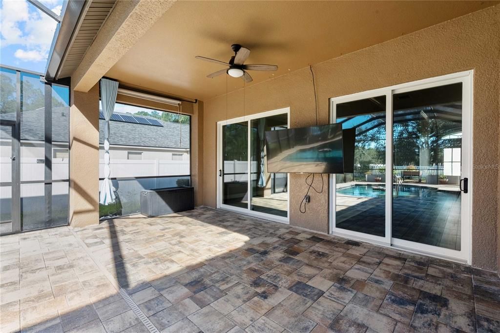 Activo con contrato: $525,000 (4 camas, 3 baños, 2581 Pies cuadrados)