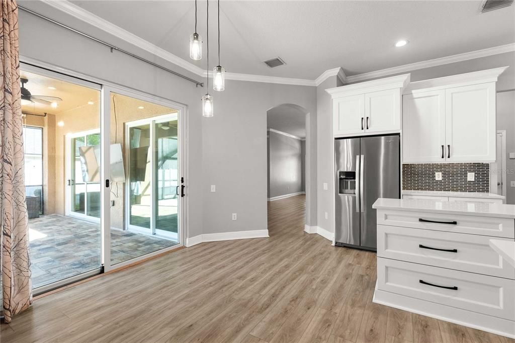 Activo con contrato: $525,000 (4 camas, 3 baños, 2581 Pies cuadrados)