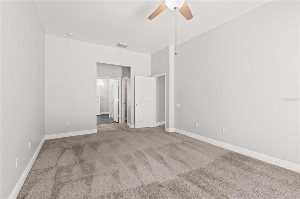 Activo con contrato: $525,000 (4 camas, 3 baños, 2581 Pies cuadrados)
