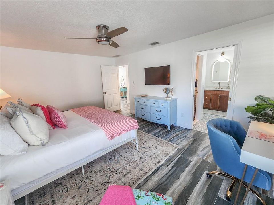 En Venta: $440,000 (3 camas, 2 baños, 1569 Pies cuadrados)