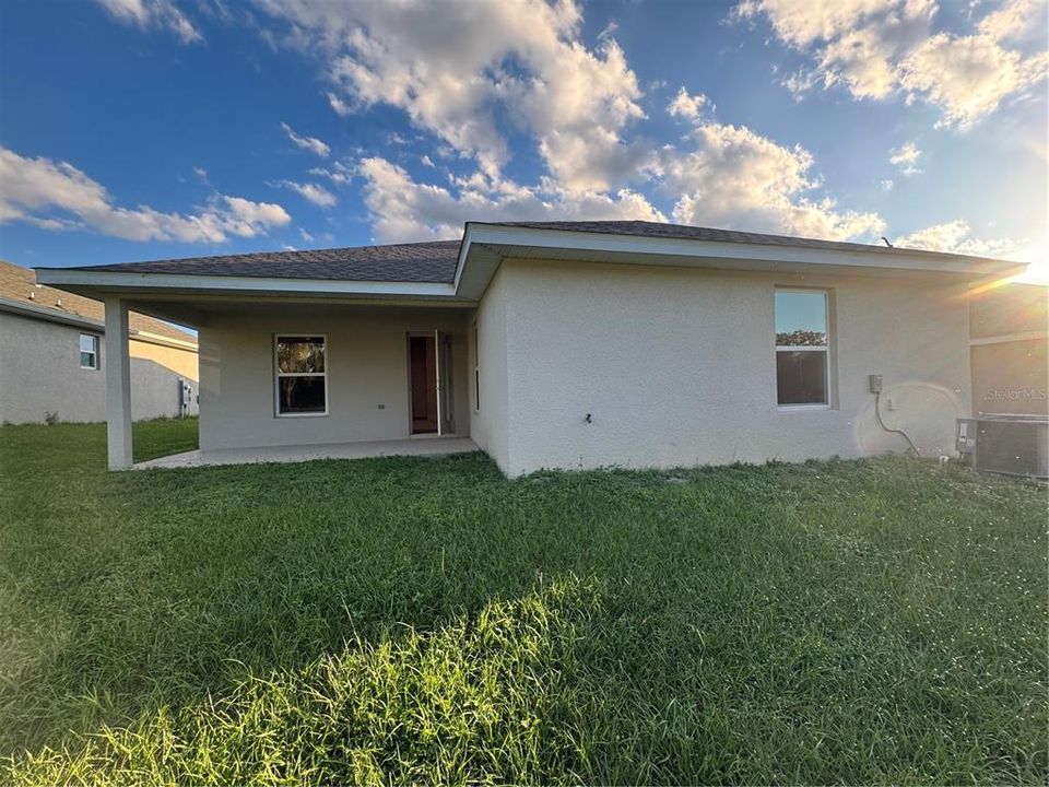 En Venta: $261,000 (3 camas, 2 baños, 1370 Pies cuadrados)