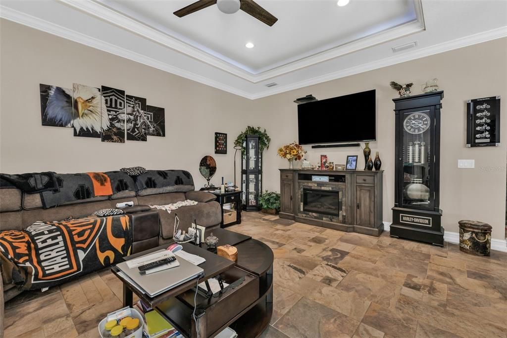 En Venta: $899,995 (3 camas, 3 baños, 2171 Pies cuadrados)