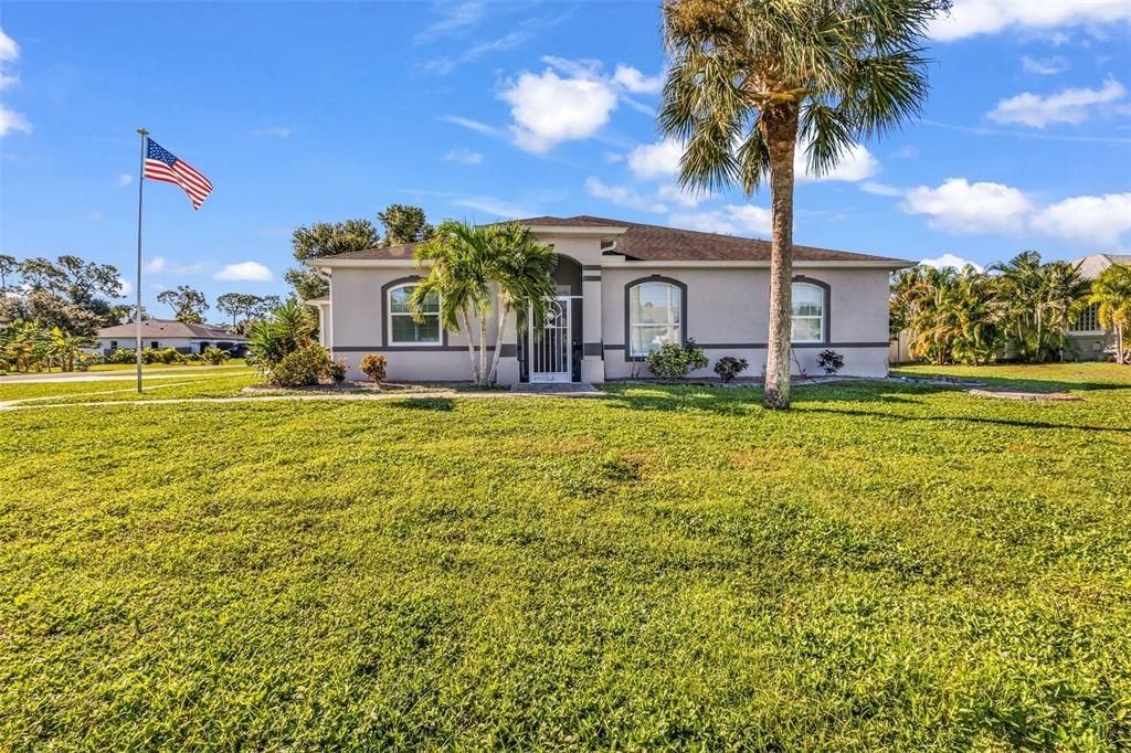 En Venta: $899,995 (3 camas, 3 baños, 2171 Pies cuadrados)