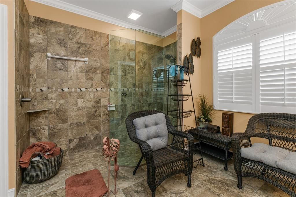 En Venta: $899,995 (3 camas, 3 baños, 2171 Pies cuadrados)