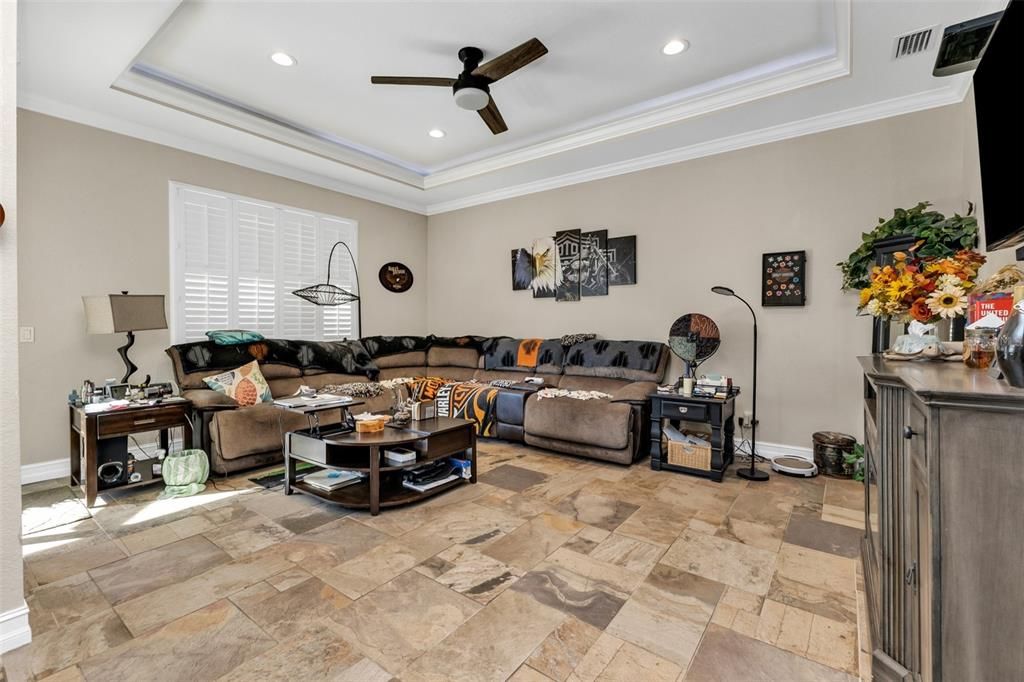 En Venta: $899,995 (3 camas, 3 baños, 2171 Pies cuadrados)