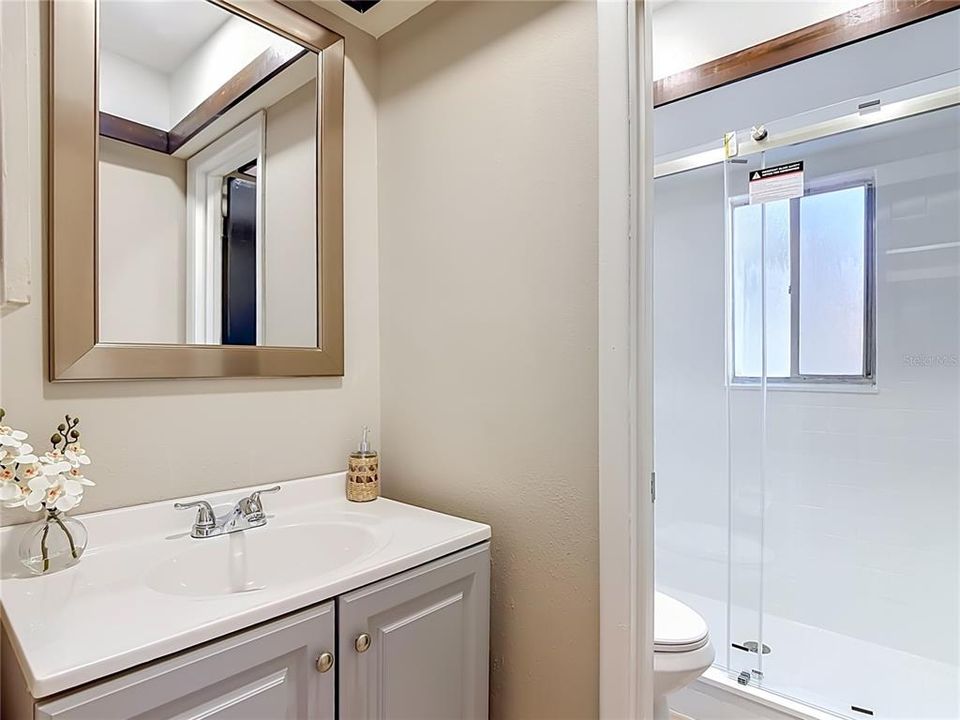 For Sale: $347,500 (3 beds, 2 baths, 1204 Square Feet)