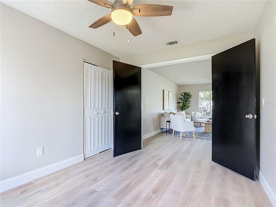 For Sale: $347,500 (3 beds, 2 baths, 1204 Square Feet)