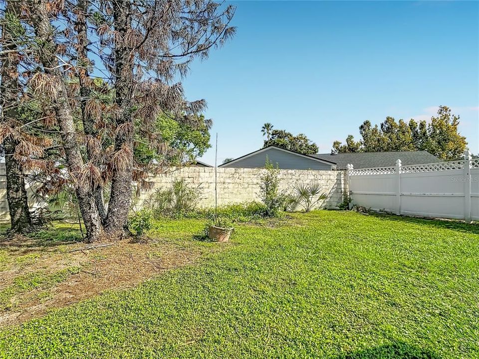 For Sale: $347,500 (3 beds, 2 baths, 1204 Square Feet)