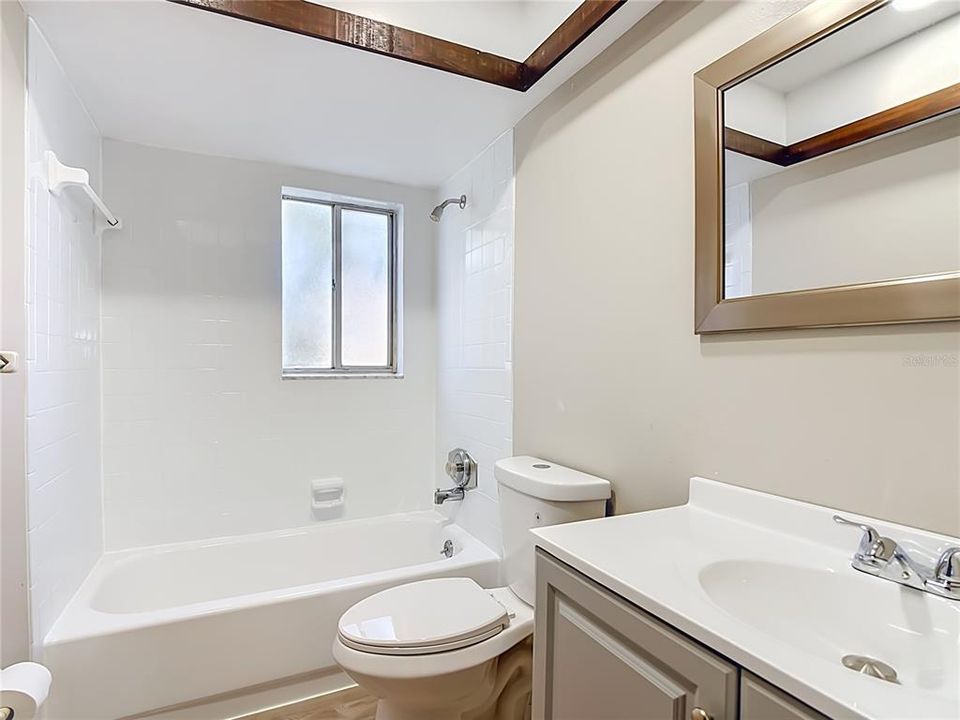 For Sale: $347,500 (3 beds, 2 baths, 1204 Square Feet)