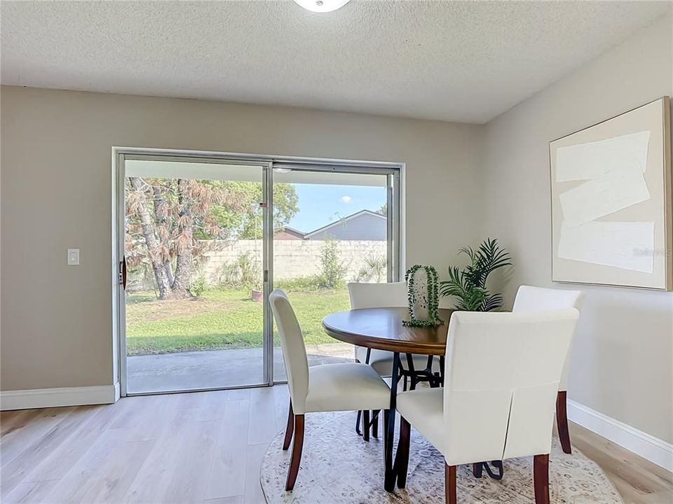 For Sale: $347,500 (3 beds, 2 baths, 1204 Square Feet)