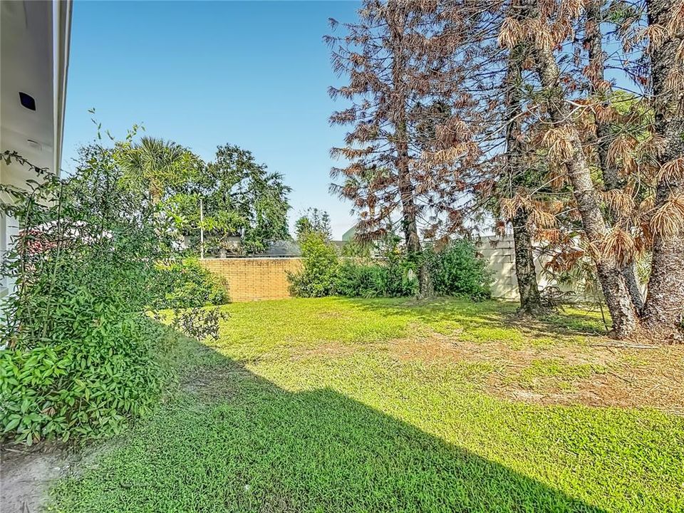 For Sale: $347,500 (3 beds, 2 baths, 1204 Square Feet)