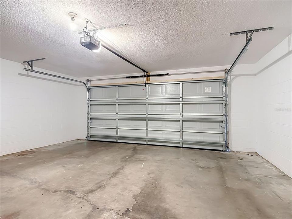 For Sale: $347,500 (3 beds, 2 baths, 1204 Square Feet)