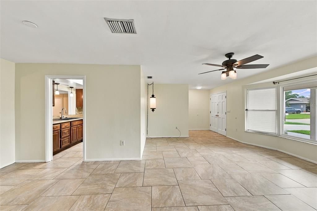 В аренду: $3,195 (4 спален, 3 ванн, 2195 Квадратных фут)