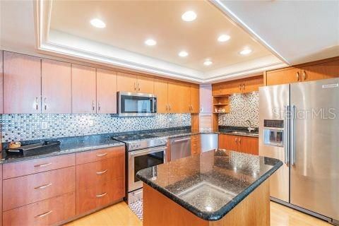 For Rent: $4,995 (2 beds, 2 baths, 1430 Square Feet)