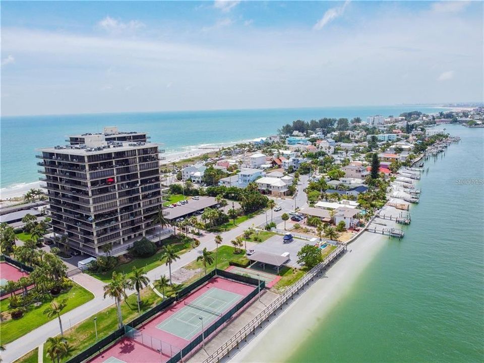 For Rent: $4,995 (2 beds, 2 baths, 1430 Square Feet)