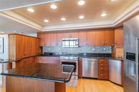 For Rent: $4,995 (2 beds, 2 baths, 1430 Square Feet)