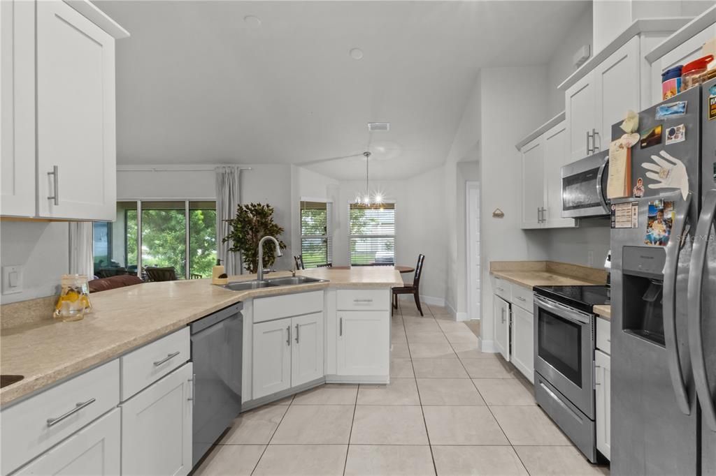 En Venta: $364,900 (4 camas, 2 baños, 2329 Pies cuadrados)