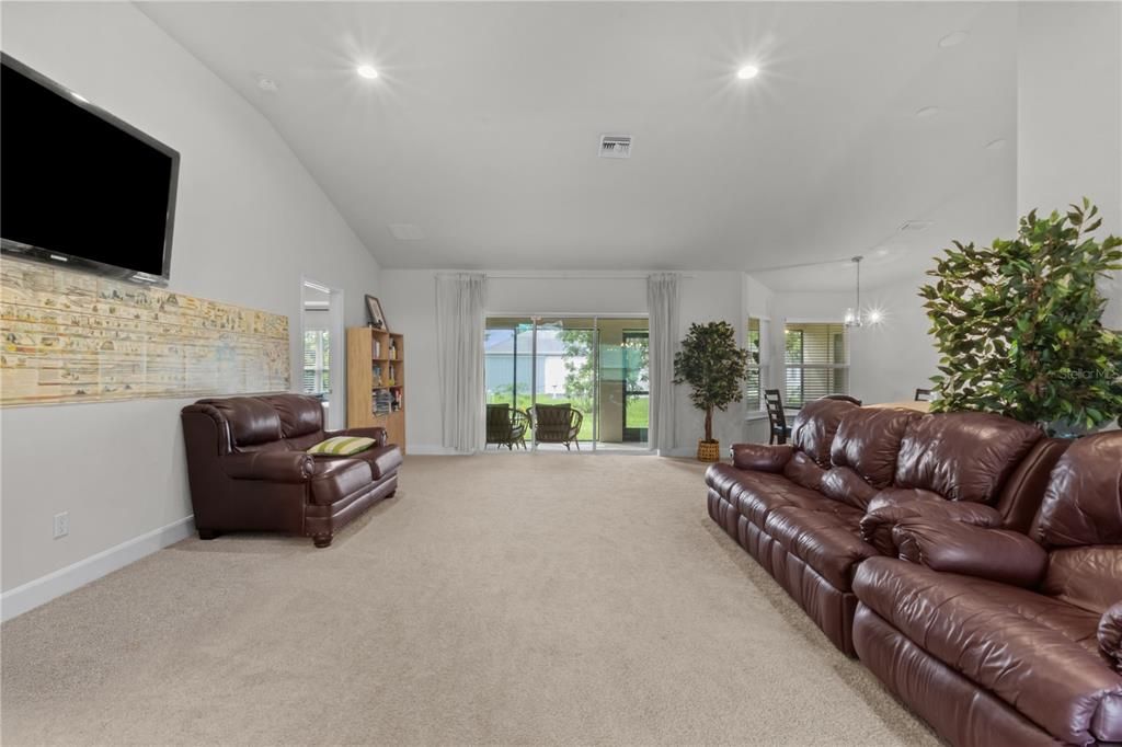 En Venta: $364,900 (4 camas, 2 baños, 2329 Pies cuadrados)