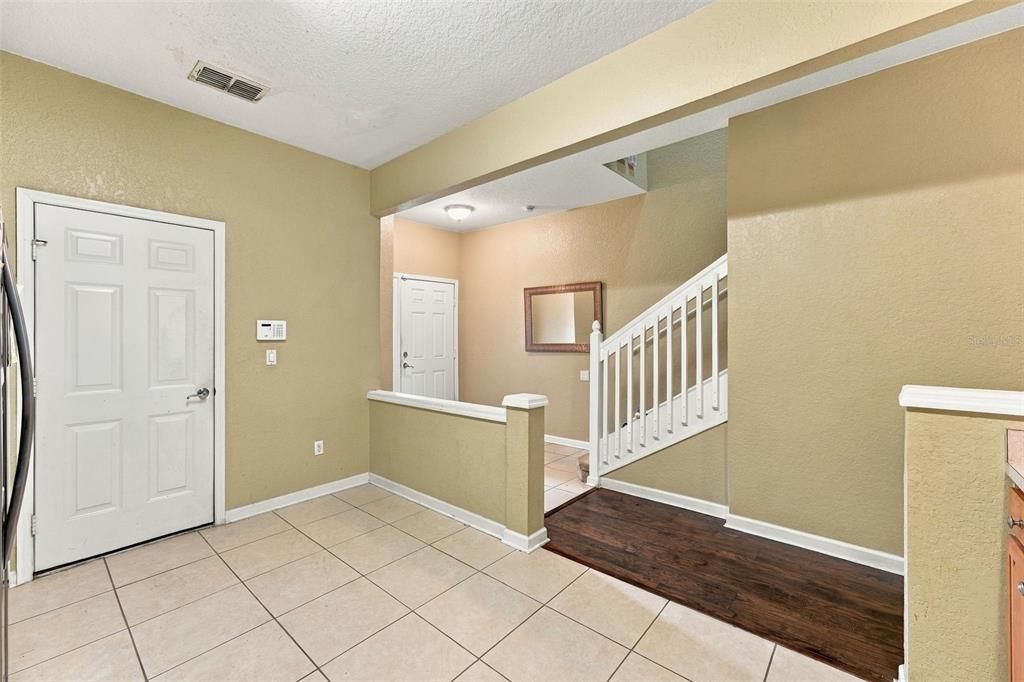 На продажу: $289,900 (3 спален, 2 ванн, 1687 Квадратных фут)