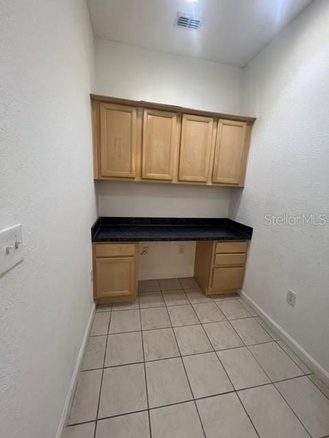 En Renta: $2,300 (3 camas, 2 baños, 1957 Pies cuadrados)